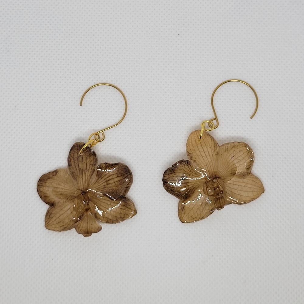 Elegant Floral Earrings in Brown and Gold